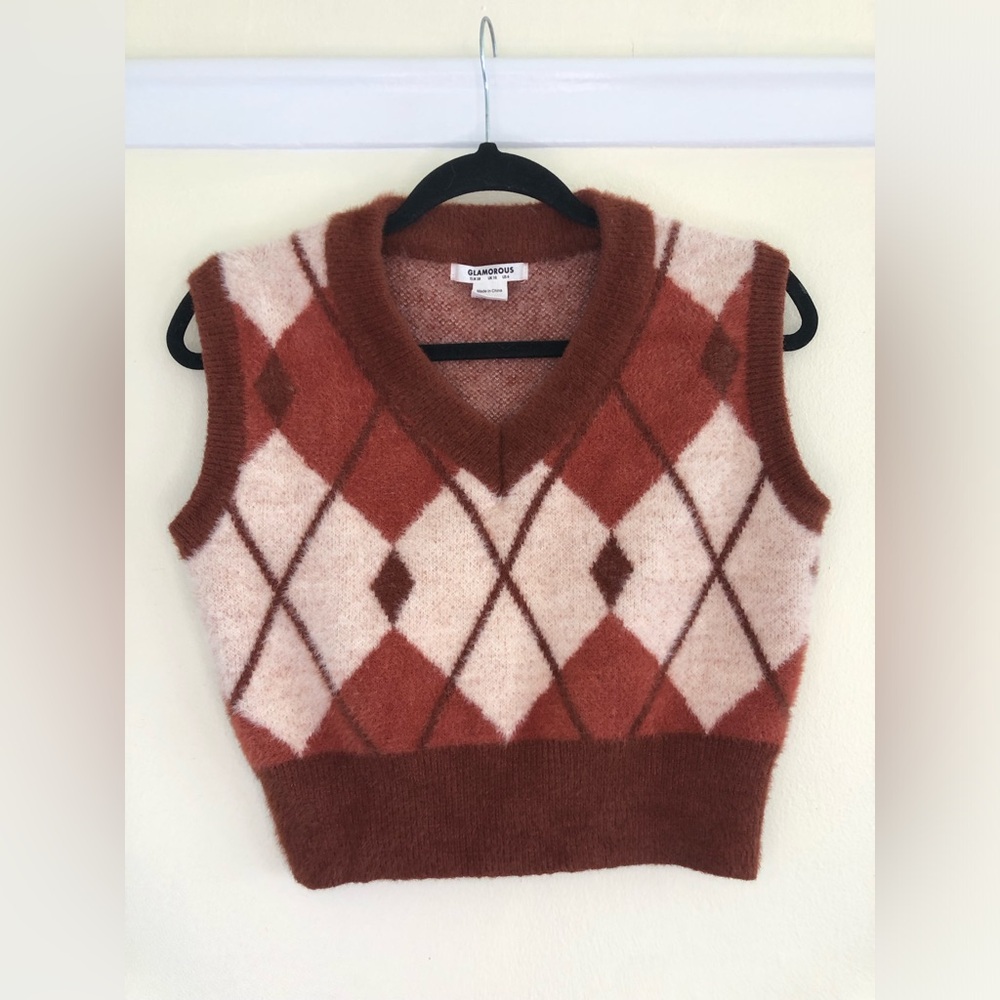 Cropped Mini V-Neck Argyle Sweater Vest